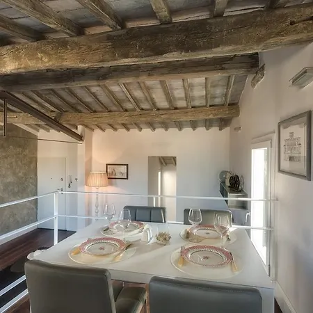 Beautiful Terrace Serragli Daire